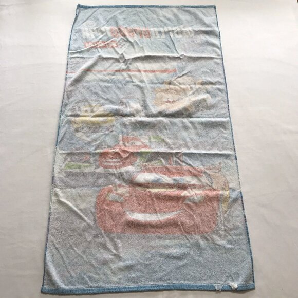 Disney Store Pixar Cars Lightning McQueen Beach Towel - Picture 4 of 4